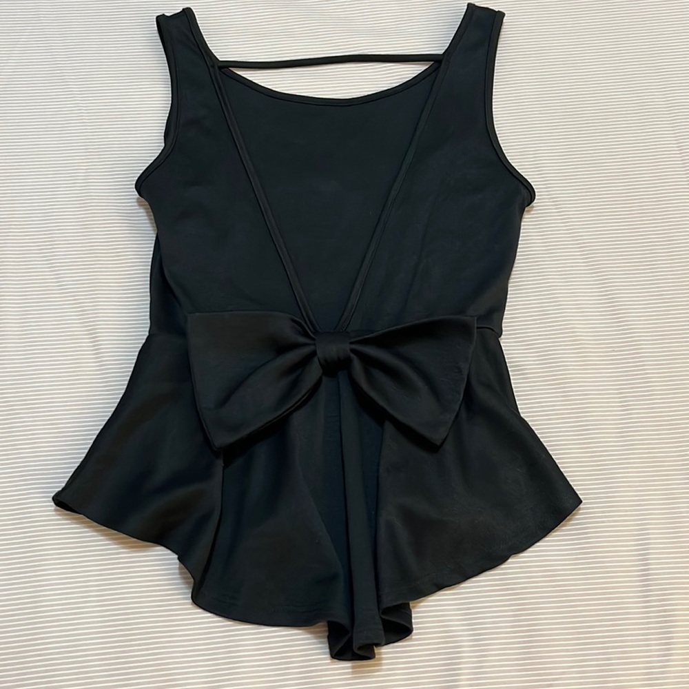 Black Peplum Top NWT🌸